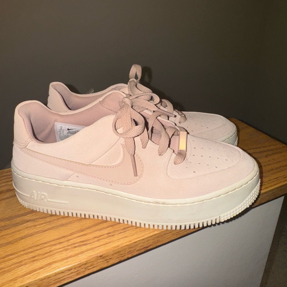 Nike Women's Pink Air Force 1